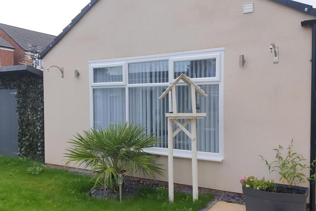 Near Liverpool Double Bedroom Hideaway Wirral Exterior photo