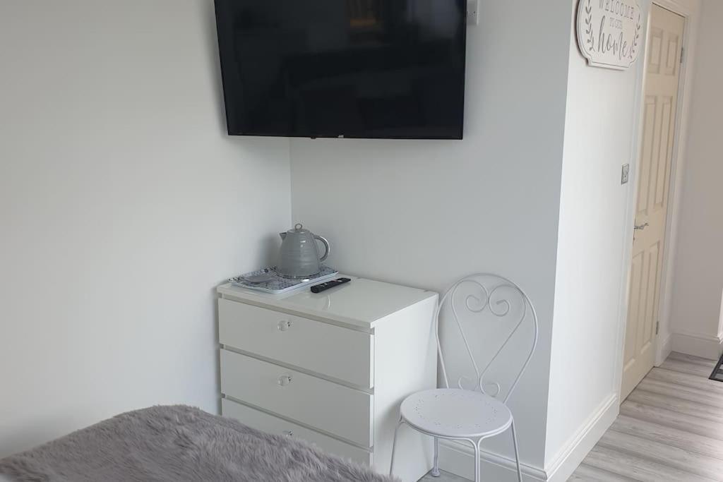 Near Liverpool Double Bedroom Hideaway Wirral Exterior photo
